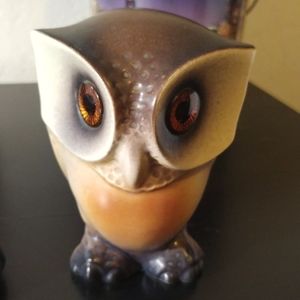 Roselane Calif. USA vintage owl with amber eyes 5" tall